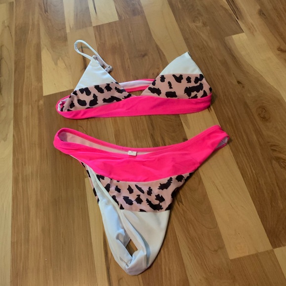 Bathing suit - Picture 1 of 1